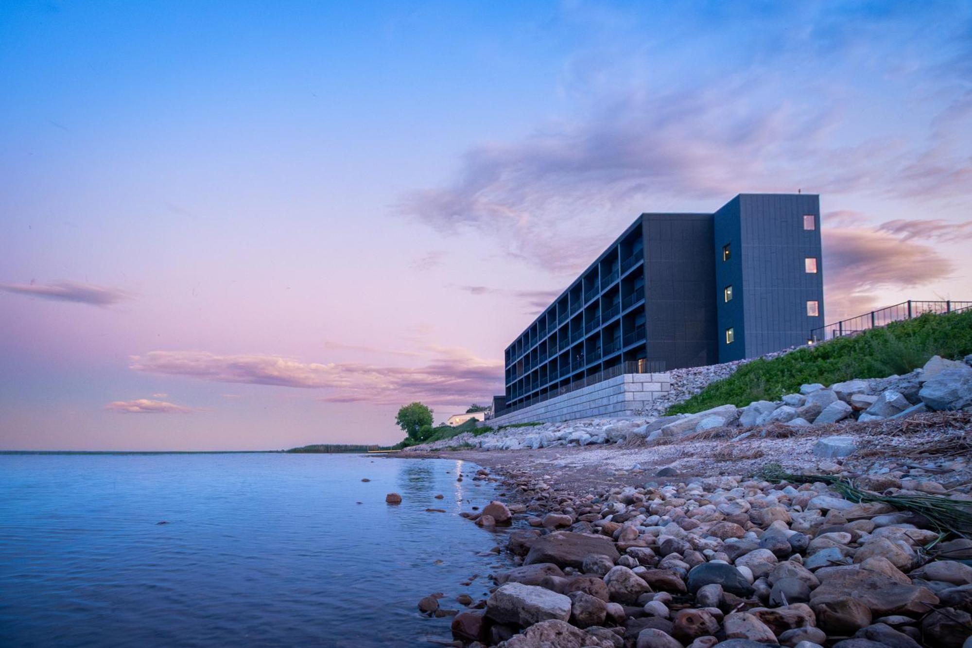 Terrace Bay Hotel - Lakefront Escanaba Zewnętrze zdjęcie