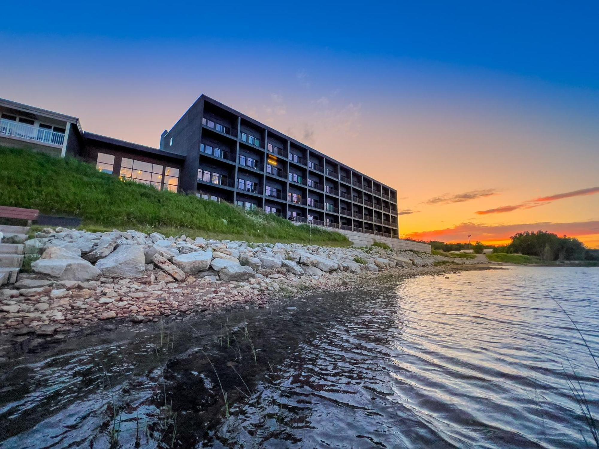 Terrace Bay Hotel - Lakefront Escanaba Zewnętrze zdjęcie