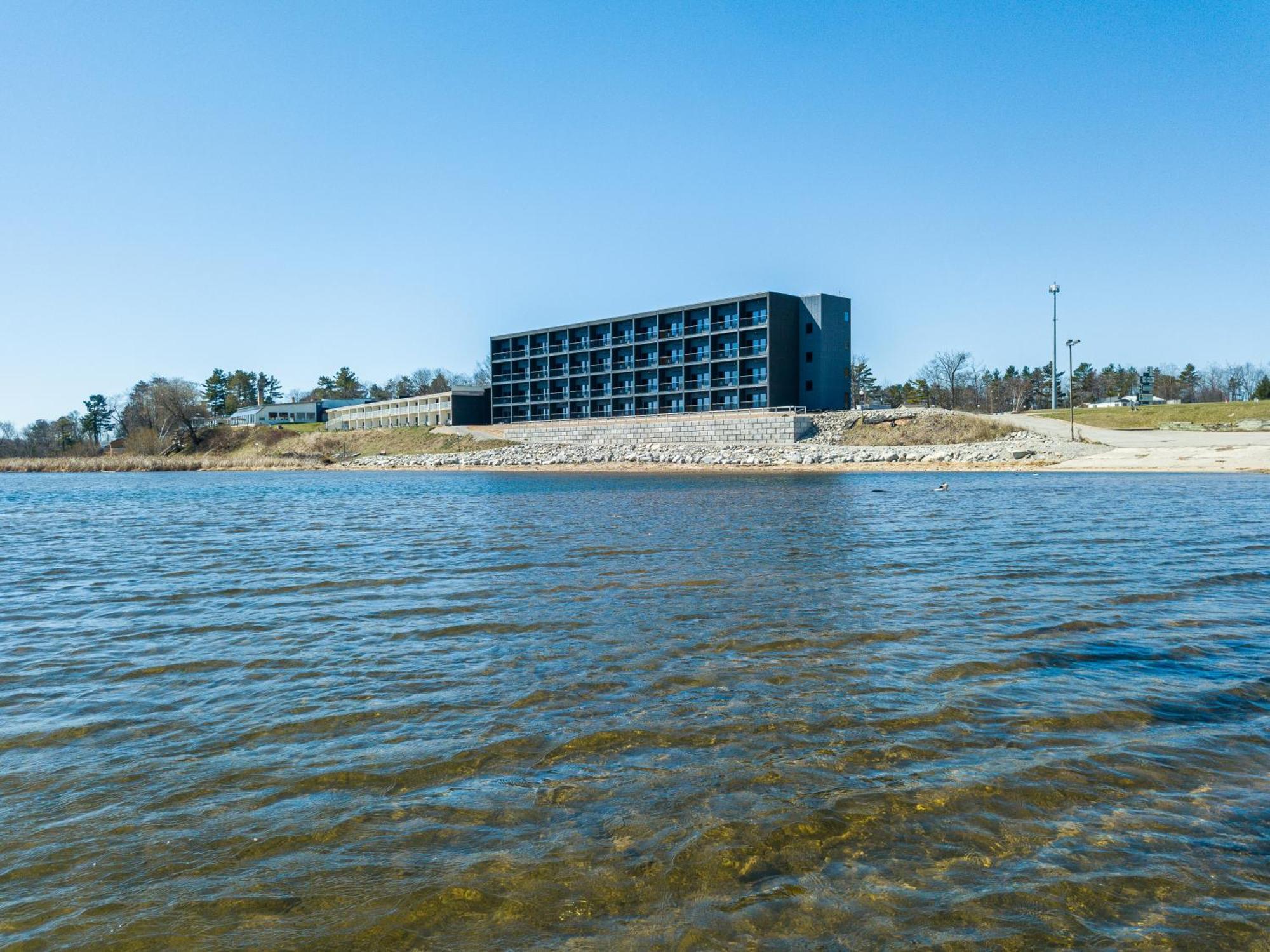 Terrace Bay Hotel - Lakefront Escanaba Zewnętrze zdjęcie